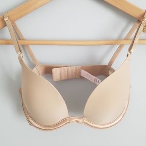 Victorias Secret very sexy push-up bra